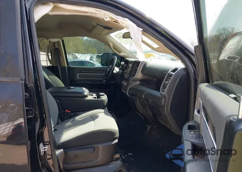 2020 Ram 2500 Big Horn z USA, uszkodzony, nr VIN 3C6UR5DL6LG116741